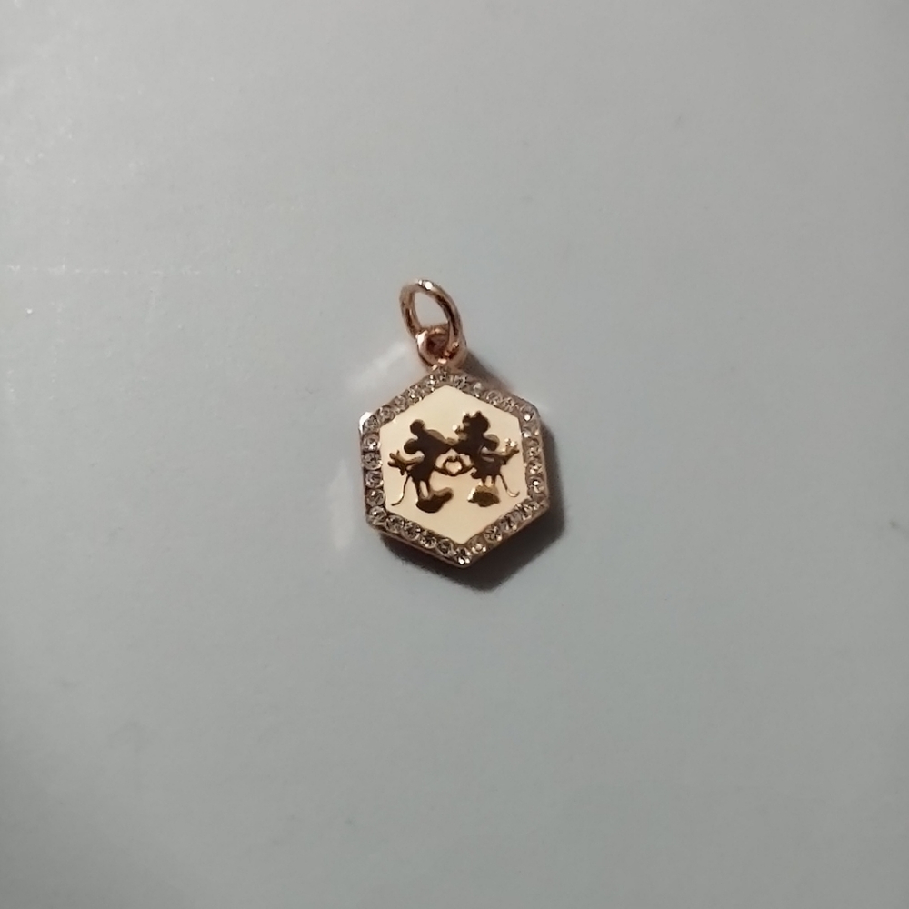 Disneyparks Mickey and Minnie pendant